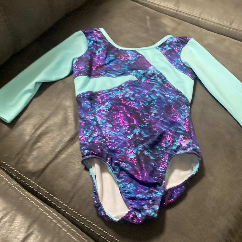 Gymnastics suit